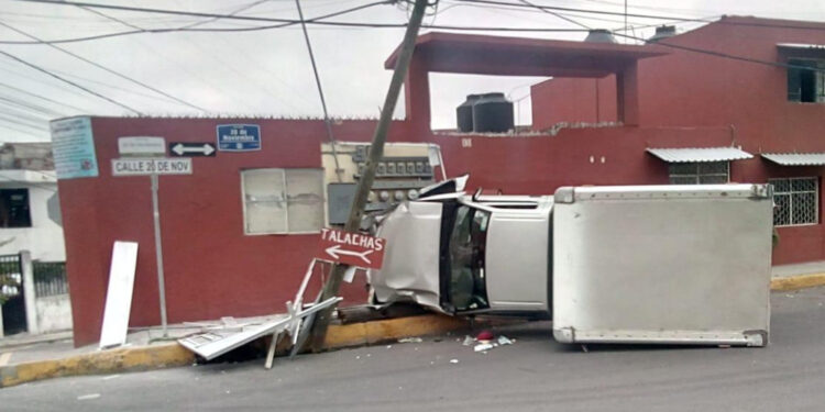Un hombre de la tercera edad fue arrollado por un camioneta en Puebla