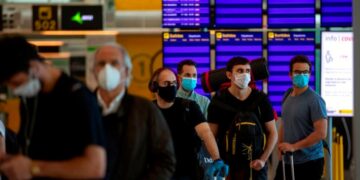 Anuncia España programa para reactivar turismo