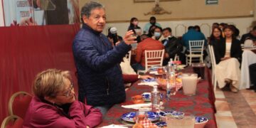 El cambio comienza con la gente, asegura Higinio Martínez