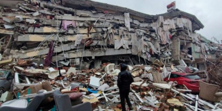 Sigue en aumento cifra de muertos en Turquía