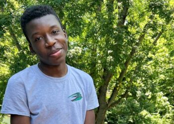 Hombre dispara contra joven que tocó la puerta de su casa por error