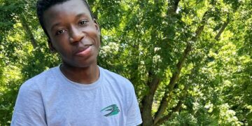 Hombre dispara contra joven que tocó la puerta de su casa por error