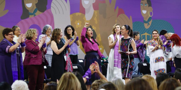 Gobernadoras y legisladoras respaldan la aspiración presidencial de Claudia Sheinbaum en evento de conmemoración del voto femenino