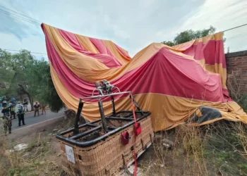 Globo aerostático se desploma en San Martín de las Pirámides
