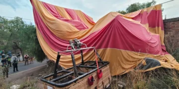 Globo aerostático se desploma en San Martín de las Pirámides