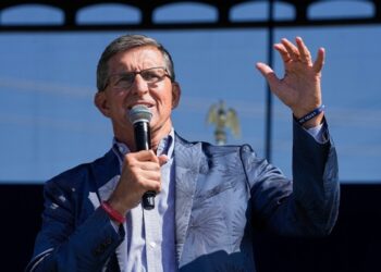 El exasesor Michael Flynn llega a un acuerdo que pone fin a sus alegaciones de persecución maliciosa ante el Departamento de Justicia.