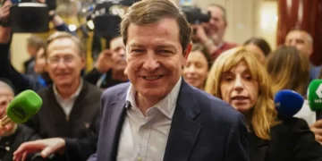 Las elecciones en Castilla y León marcan un nuevo rumbo político, destacando el poder de Vox y la resistencia del PSOE.