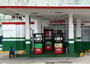 La llegada de crudo ruso ofrece a Cuba una posible solución a su crisis energética, en el marco del embargo de EU.