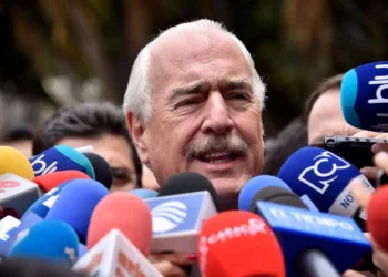 El ex presidente colombiano Andrés Pastrana rechaza cualquier conexión con el caso Epstein tras la divulgación de documentos desclasificados.