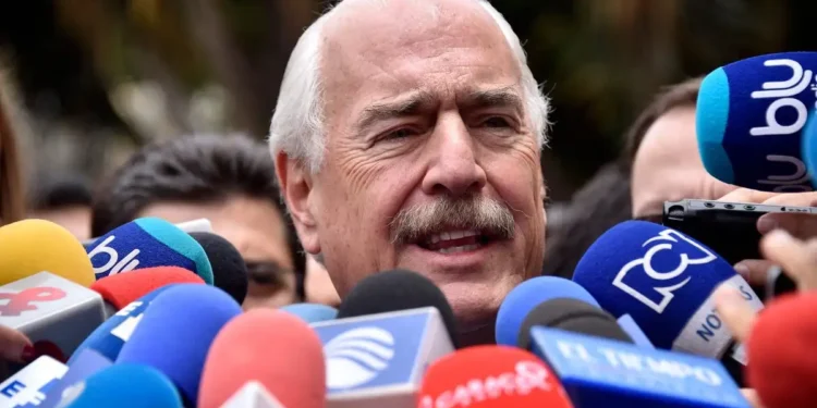 El ex presidente colombiano Andrés Pastrana rechaza cualquier conexión con el caso Epstein tras la divulgación de documentos desclasificados.