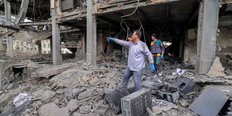 El conflicto entre Irán y Estados Unidos se agudiza con la acusación de preparativos para un ataque terrestre por parte del Pentágono.