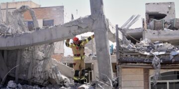 Los recientes bombardeos de Israel a Irán generan una escalada de tensiones en el Medio Oriente que afecta la estabilidad regional.
