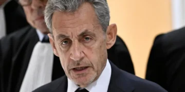 La Corte de Casación de Francia niega solicitud de Sarkozy para combinar condenas previas en el caso Bygmalion.
