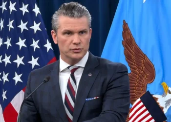 Un submarino de Estados Unidos hundió un buque de guerra iraní, generando tensiones en el océano Índico.