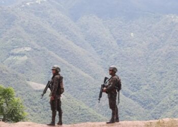 Siete individuos, entre ellos mexicanos y guatemaltecos, fueron arrestados por la desaparición de seis trabajadores en Guatemala.