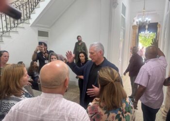 El líder cubano reafirma su compromiso con el pueblo frente a la creciente influencia de Estados Unidos.