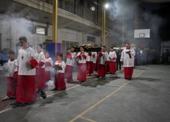 Las restricciones impuestas por Israel limitan la asistencia de cristianos palestinos a las ceremonias del Viernes Santo en Jerusalén.
