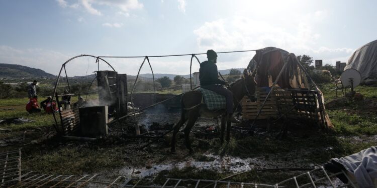 Los ataques de colonos contra palestinos han aumentado notablemente desde el conflicto con Irán, generando críticas y cuestionamientos sobre la impunidad.