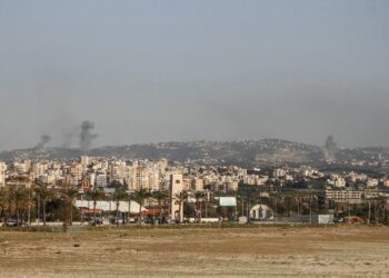 Las tensiones entre Líbano e Israel se intensifican tras denuncias de agresiones, provocando una respuesta de Hezbolá.