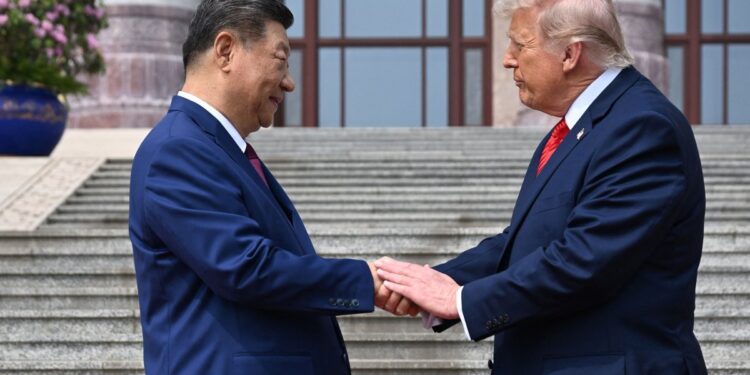 Xi Jinping insta a Trump a priorizar la colaboración y evitar el conflicto en las relaciones entre China y Estados Unidos.