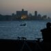 Cuba restablece su suministro eléctrico después de una serie de apagones que han afectado la vida diaria.
