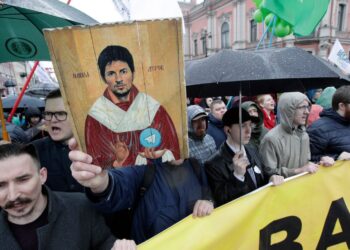 El FSB de Rusia ha acusado a Pável Dúrov de facilitar actividades terroristas a través de Telegram, generando controversia internacional.