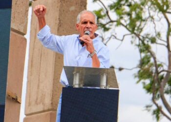 El presidente Asfura destaca el enfoque en Honduras y descarta enviar ayuda humanitaria a Venezuela tras desastres naturales.