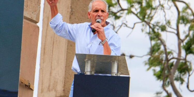 El presidente Asfura destaca el enfoque en Honduras y descarta enviar ayuda humanitaria a Venezuela tras desastres naturales.