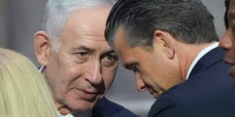 Un banquero en Beirut es denunciado por reunirse con Benjamin Netanyahu, lo que genera controversia internacional entre Líbano e Israel.