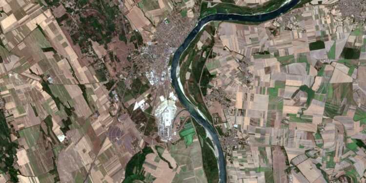 La escasez de agua en el Danubio limita la producción eléctrica, impactando la operación de plantas nucleares en Europa del Este.