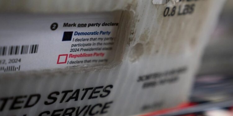 La Corte Suprema de Estados Unidos rechaza solicitud de Trump, lo que impacta el voto por correo en las elecciones.